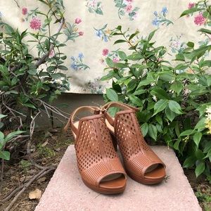 Brown Naturalizer Open Toe Sandals